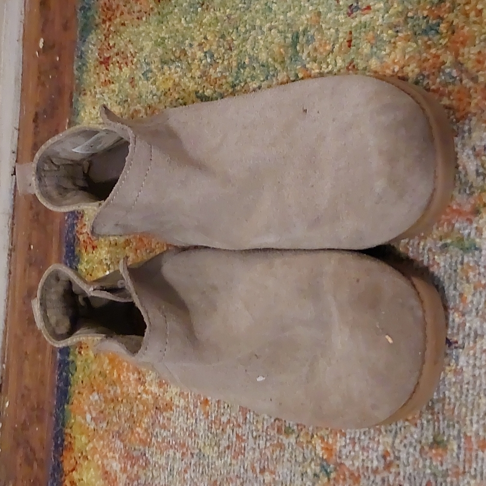 Tom's short suede boots, US 4.5/EU 36.5